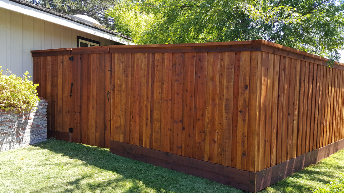 Board on Board Cap and Trim with Kickboard and Z Post Metal Fence Posts